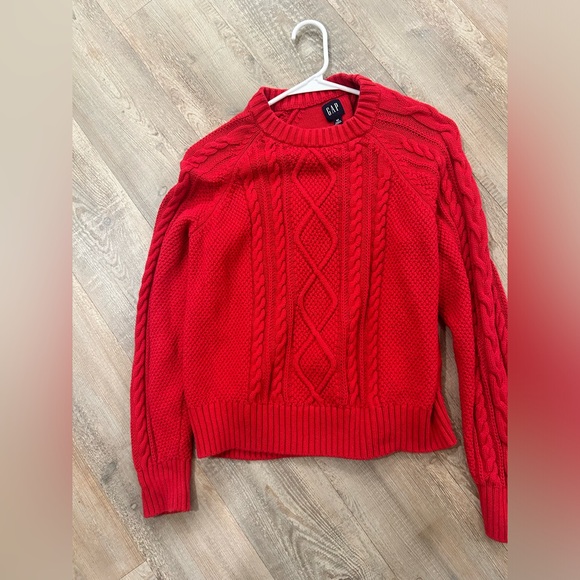 GAP womens red sweater cable knit size medium would be great for christmas - Picture 1 of 2